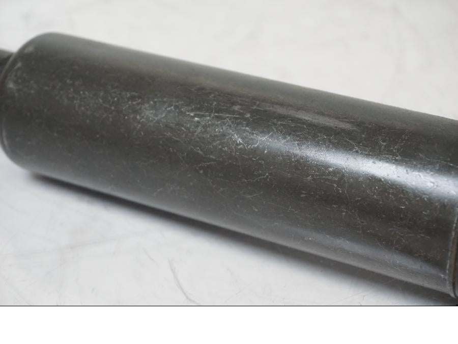 Baksidan på Kardanaxel från en BMW R 1200 C -2002 motorcykel.