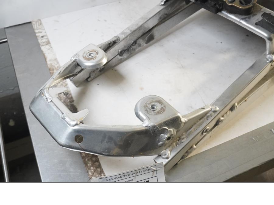 Framsidan på Bakram från en Suzuki GSX-R 750 -1995 motorcykel.