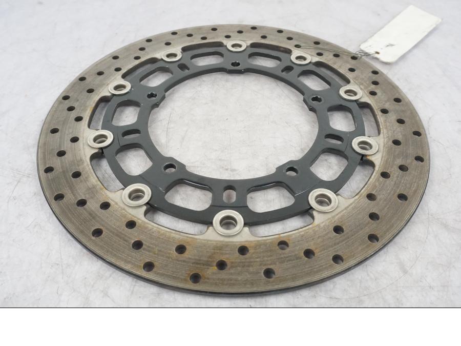 Höger sida på Bromsskiva från en Yamaha YZF R6 -2008 motorcykel.
