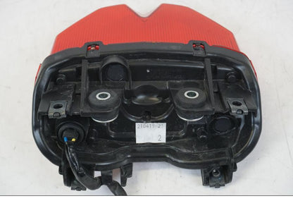 Snett nerifrån på Baklampa från en Yamaha MT-09 -2021 motorcykel.