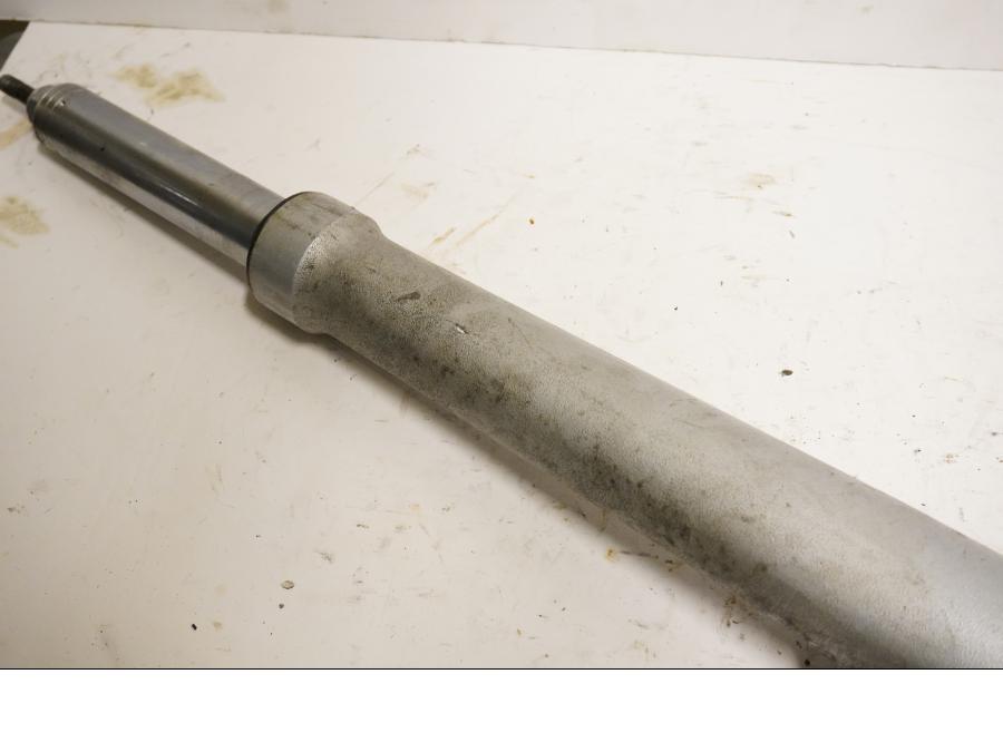 Höger sida på Gaffelben från en BMW R 1150 RT -2002 motorcykel.