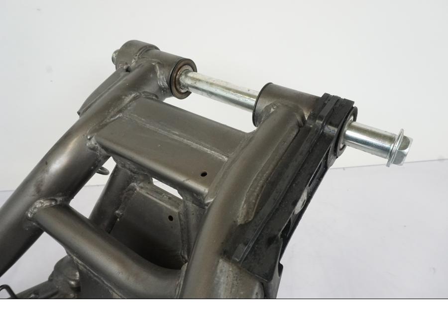 Snett uppifrån på Sving från en Kawasaki ER-6N -2012 motorcykel.