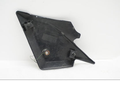 Baksidan på Sidopanel från en Suzuki SV 1000 -2007 motorcykel.