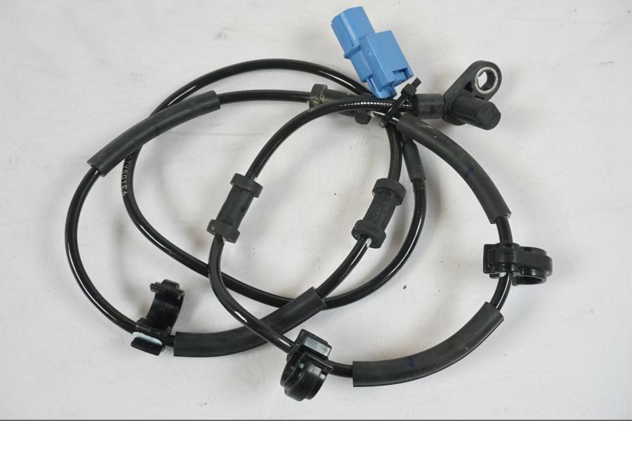 Höger sida på ABS givare från en Kawasaki Z 900 -2021 motorcykel.