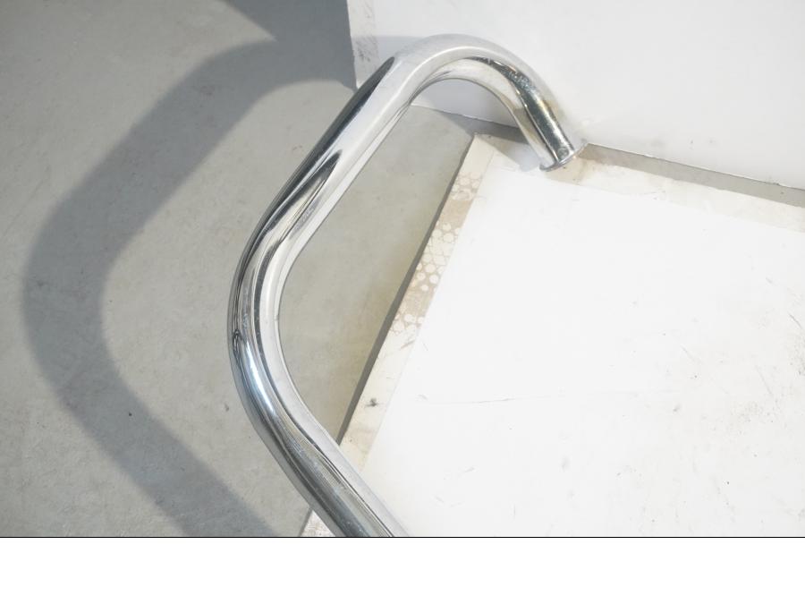 Vänster sida på Grenrör från en Kawasaki Z 400 LTD -1982 motorcykel.