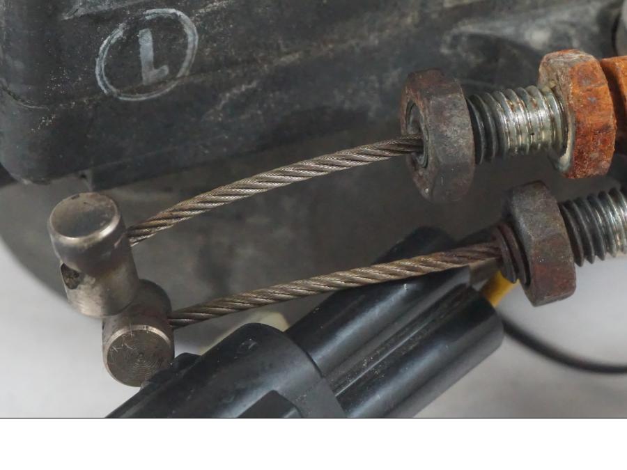 Extrabild4 på Avgasspjällmotor från en Suzuki VZR 1800 -2009 motorcykel.