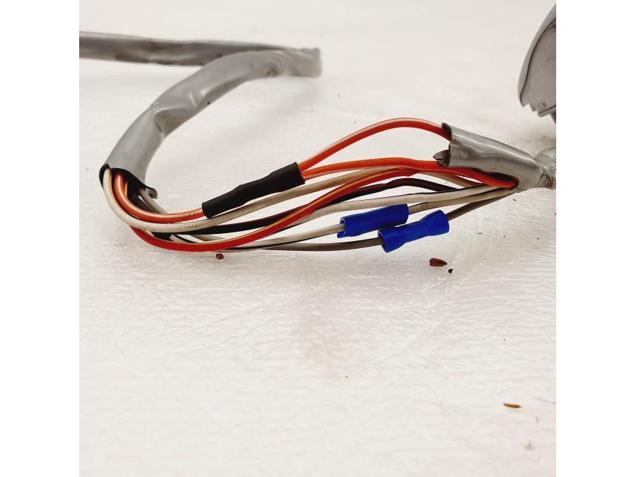 Vänster sida på Styrelreglage från en H-D V-Rod 1130 -2005 motorcykel.