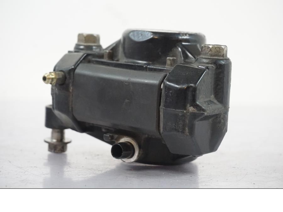 Vänster sida på Bromsok från en Yamaha XVS 1100 -2000 motorcykel.