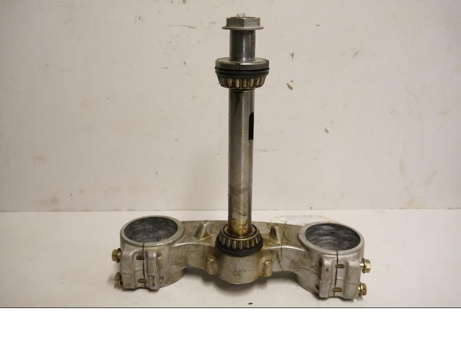 Framsidan på Gaffelkrona från en Husqvarna SM 500 -2006 motorcykel.