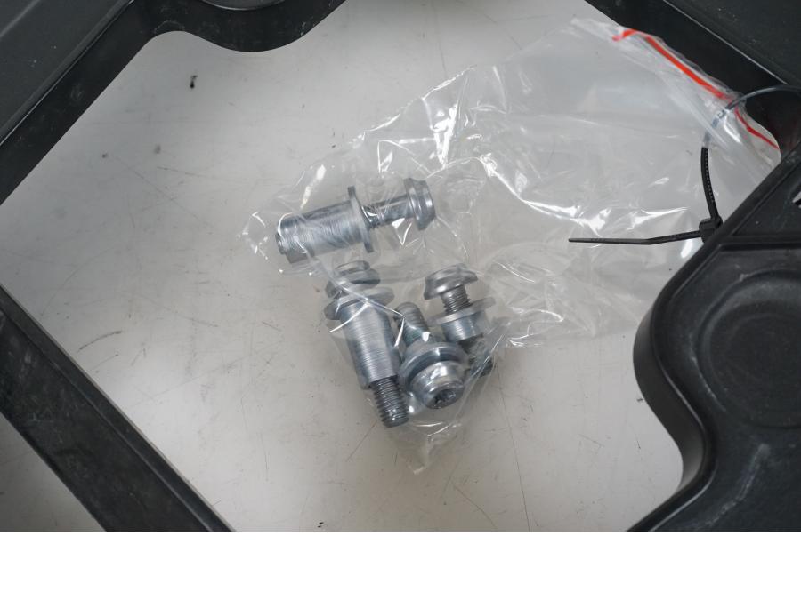 Vänster sida på Pakethållare från en BMW F 750 GS -2019 motorcykel.