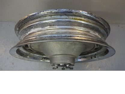 Höger sida på Fälg från en H-D Sportster 1200 XL1200C -1999 motorcykel.