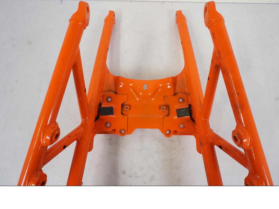 Extrabild2 på Bakram från en KTM 125 Duke -2017 motorcykel.