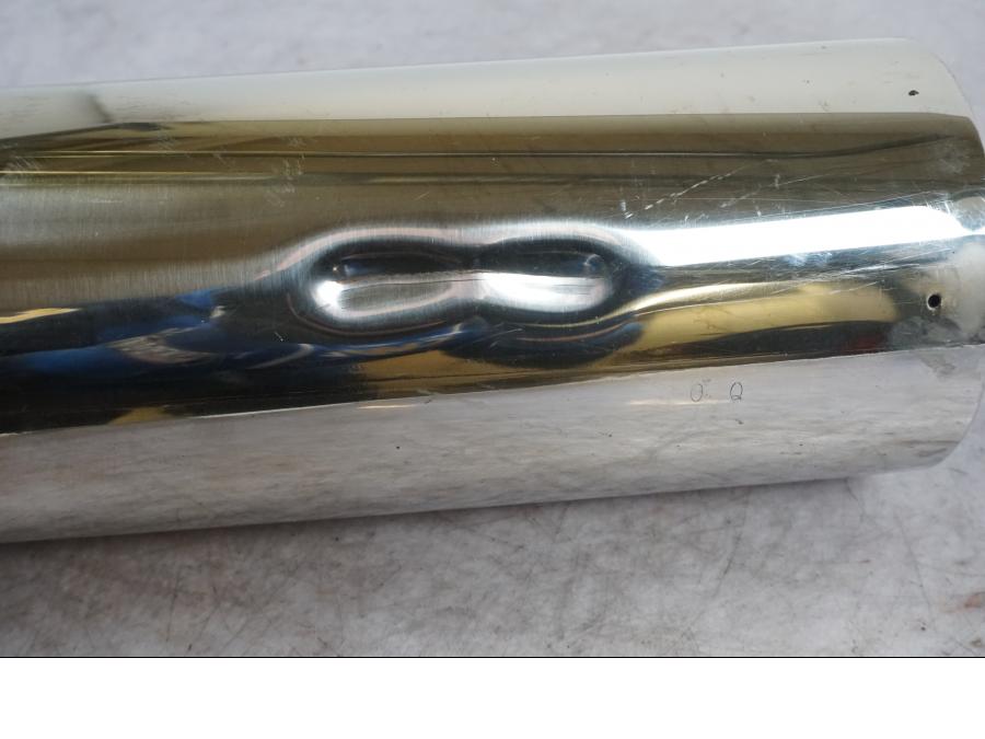 Höger sida på Ljuddämpare från en Kawasaki ZRX 1200 S -2005 motorcykel.