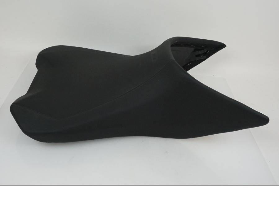 Framsidan på Sadel från en KTM 1290 Super Duke -2022 motorcykel.