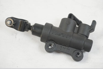 Framsidan på Bromshuvudcylinder från en BMW R 1250 GS -2021 motorcykel.