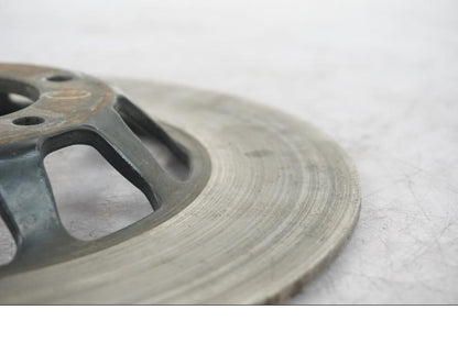 Vänster sida på Bromsskiva från en Honda CX 500 -1982 motorcykel.