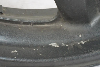 Snett nerifrån på Fälg från en Honda CBR 1000 F -1999 motorcykel.