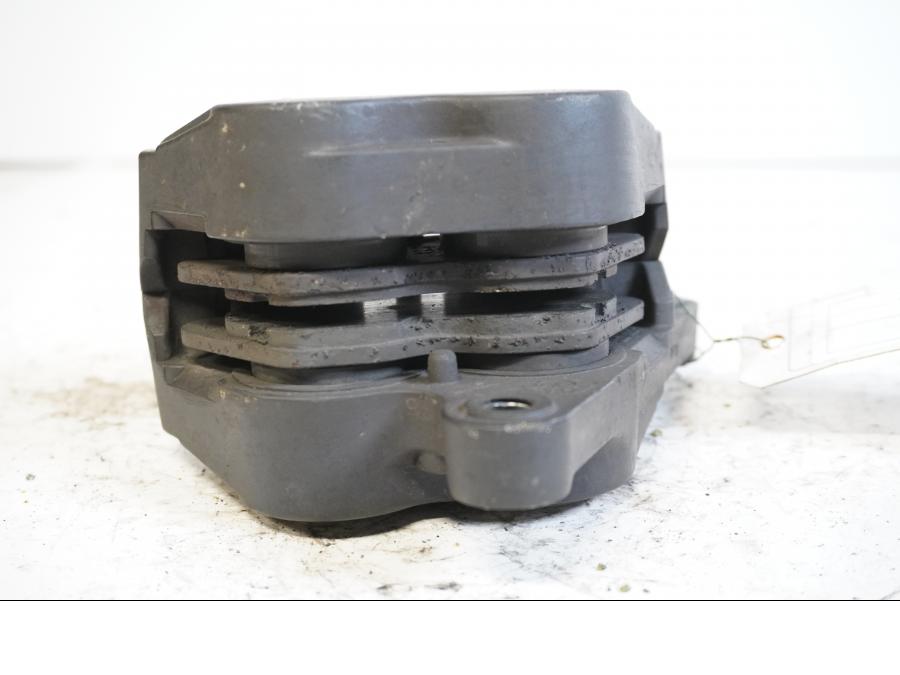 Höger sida på Bromsok från en BMW R 1200 C -2002 motorcykel.