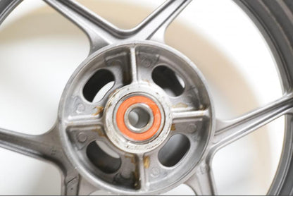 Extrabild2 på Fälg från en Kawasaki Versys 1000 -2012 motorcykel.