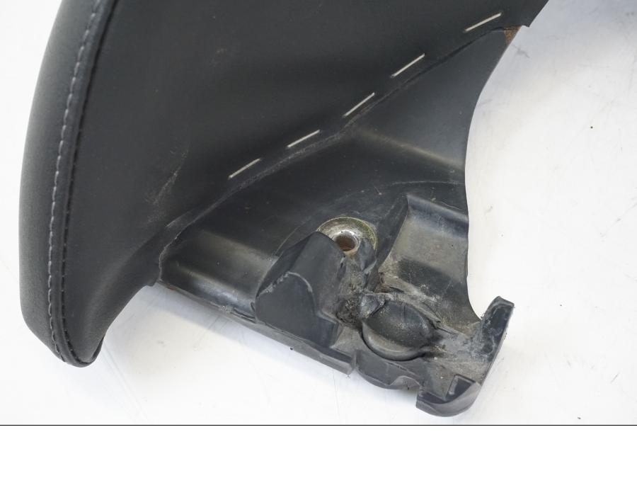 Vänster sida på Sadel från en BMW K 1200 LT -2004 motorcykel.