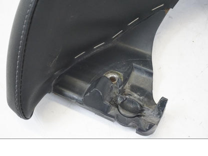 Vänster sida på Sadel från en BMW K 1200 LT -2004 motorcykel.