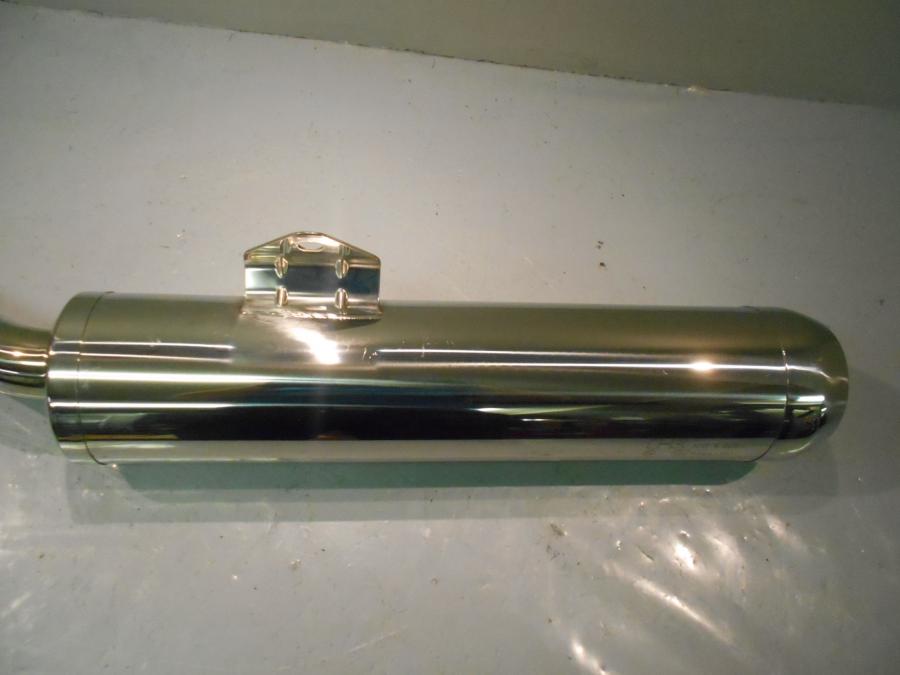 Baksidan på Ljuddämpare från en Kawasaki ZZ-R 1400 -2008 motorcykel.