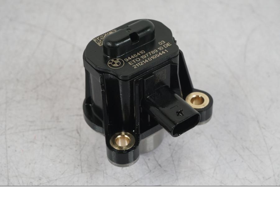 Baksidan på Solenoid från en BMW R 1250 GS -2023 motorcykel.