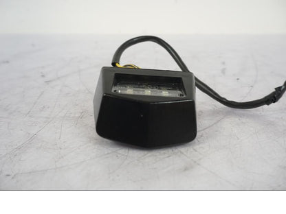 Baksidan på Skyltbelysning från en KTM 1290 Super Duke -2019 motorcykel.