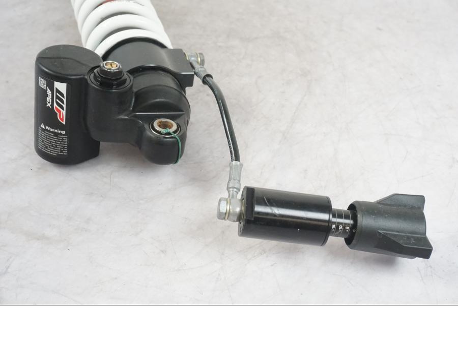 Extrabild2 på Stötdämpare från en KTM 1290 Super Duke R -2022 motorcykel.