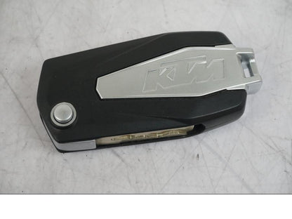 Extrabild1 på Låssats från en KTM 1290 Super Adventure R -2018 motorcykel.