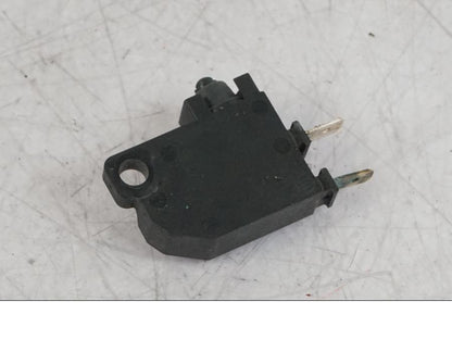 Vänster sida på Bromsljuskontakt från en Yamaha MT-09 SP -2018 motorcykel.