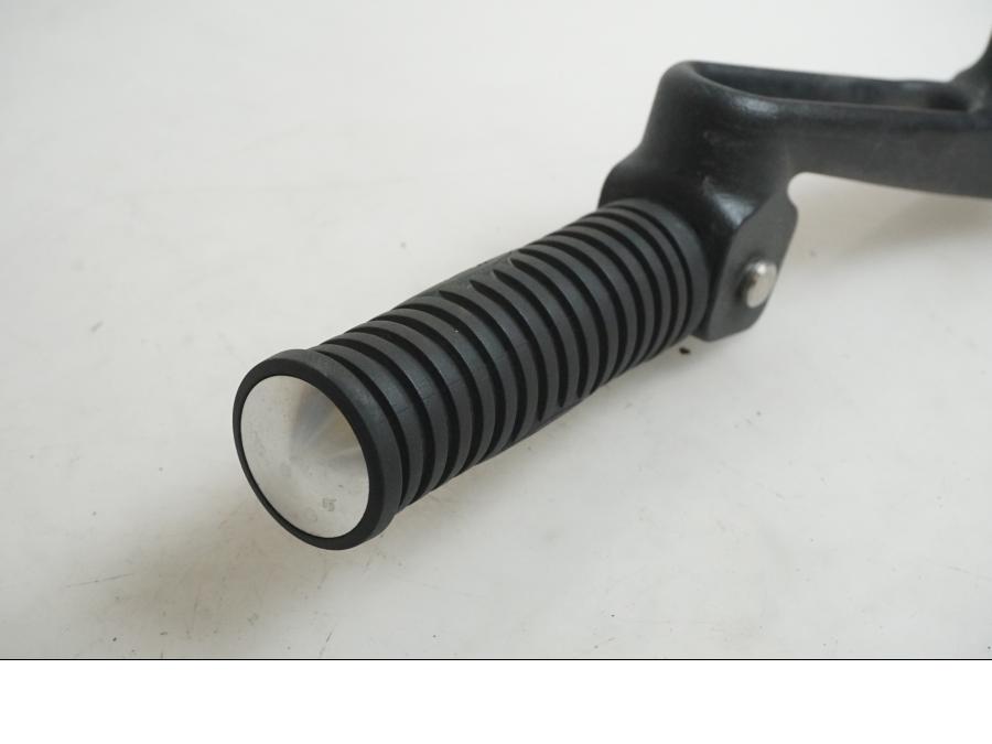 Baksidan på Fotpinne från en Indian Chieftain Dark Horse -2019 motorcykel.