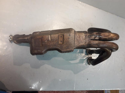 Snett uppifrån på Grenrör från en Kawasaki ZX-6R -2008 motorcykel.