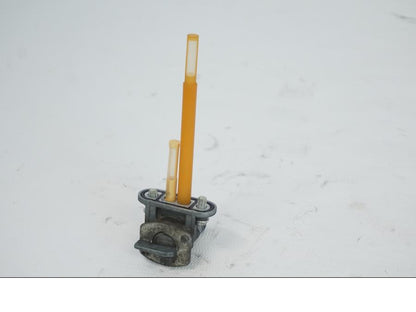 Vänster sida på Bensinkran från en Yamaha TDM 850 -1998 motorcykel.