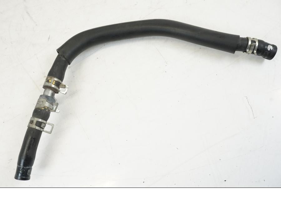 Vänster sida på Vattenkyl Slang Set från en Yamaha YZF 1000 R1 -2009 motorcykel.