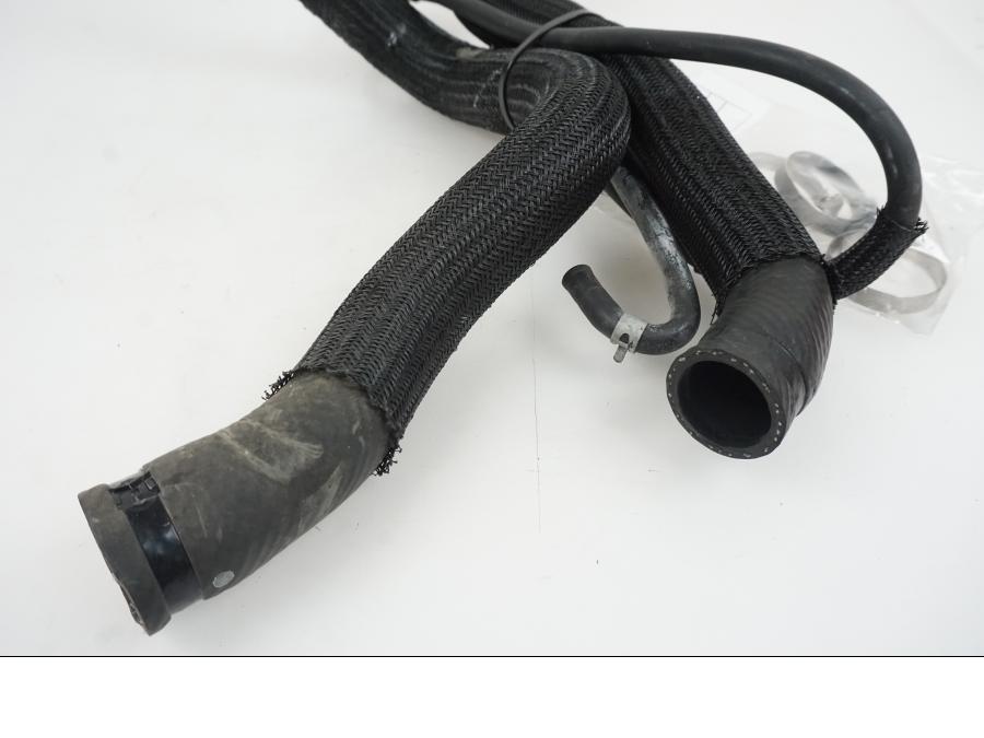 Höger sida på Vattenkyl Slang Set från en Suzuki GSX-R 750 -2009 motorcykel.