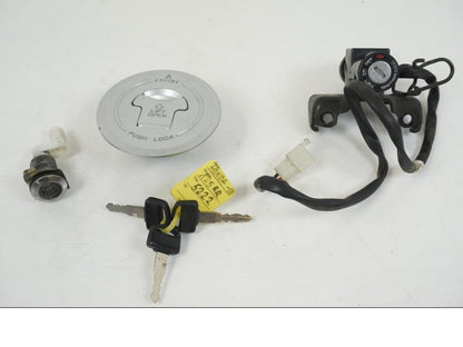 Framsidan på Låssats från en Honda CBR 125 R -2006 motorcykel.