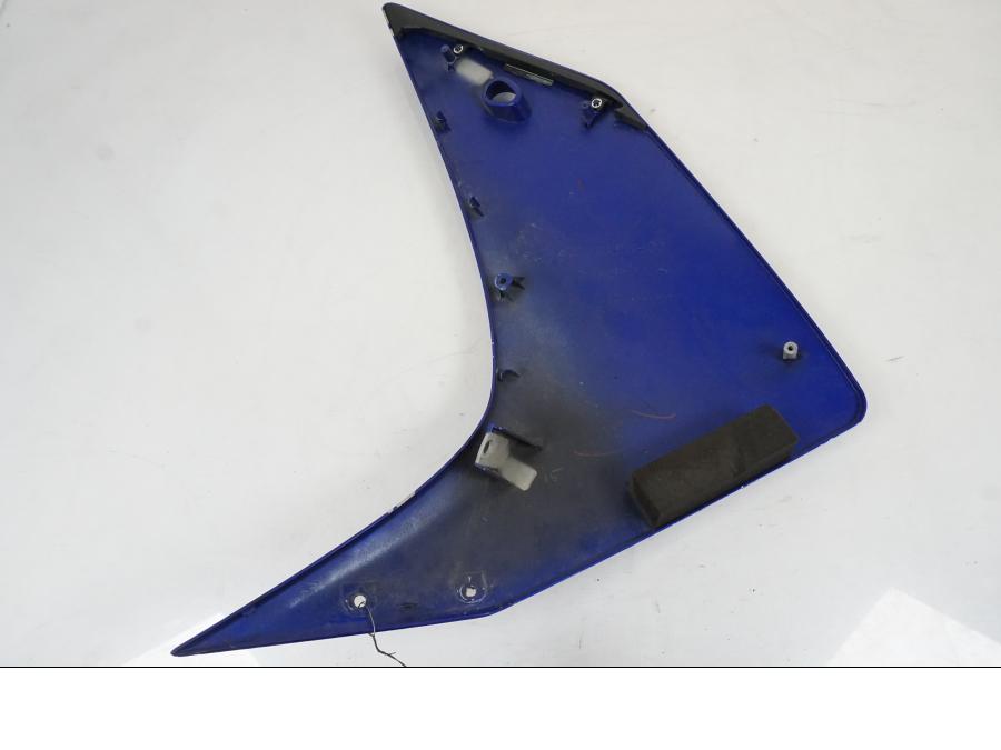 Vänster sida på Sidkåpa från en Yamaha YZF 1000 R1 -2007 motorcykel.