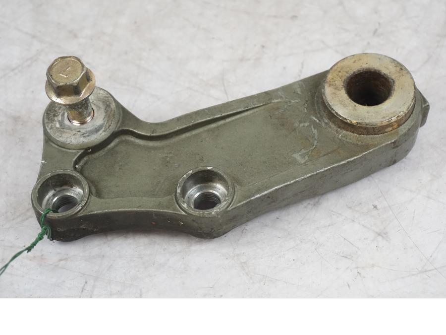 Framsidan på Bromsoksfäste från en Kawasaki GPZ 900 -1988 motorcykel.