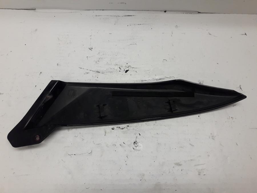 Baksidan på Bensintankskåpa från en Yamaha YZF 1000 R1 -2003 motorcykel.