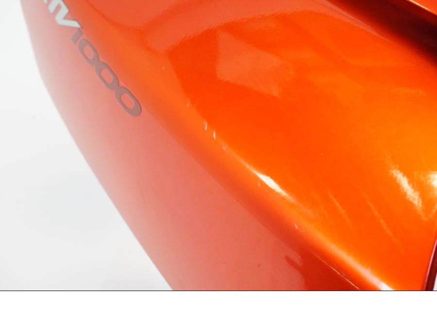 Snett uppifrån på Bakvinge från en Aprilia ETV 1000 -2002 motorcykel.