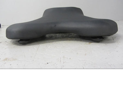 Vänster sida på Sadel från en Yamaha YZF R6 -2006 motorcykel.