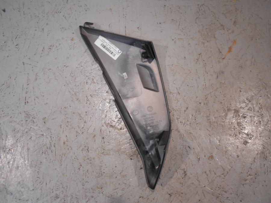 Baksidan på Fotkåpa från en BMW K 1600 -2015 motorcykel.