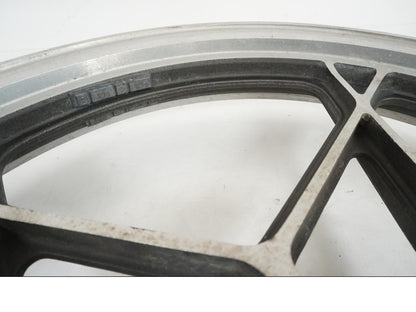 Vänster sida på Fälg från en Suzuki GS 1000 -1978 motorcykel.