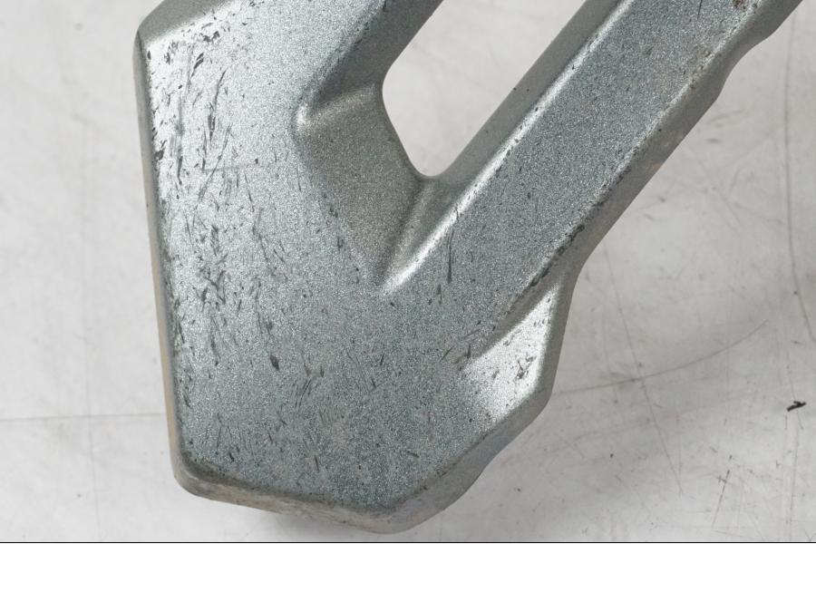 Höger sida på Ramskydd från en Kawasaki Z 900 -2019 motorcykel.