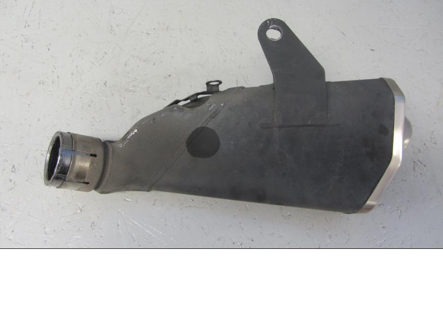 Höger sida på Ljuddämpare från en Kawasaki Z 900 -2017 motorcykel.