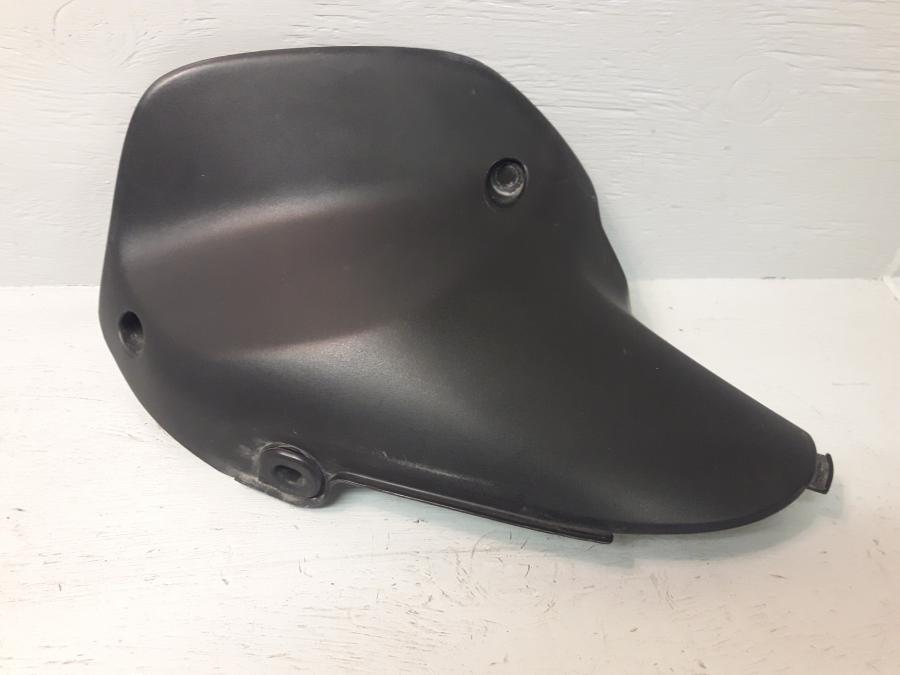 Framsidan på Bensintankskåpa från en Honda CBR 600 -1999 motorcykel.