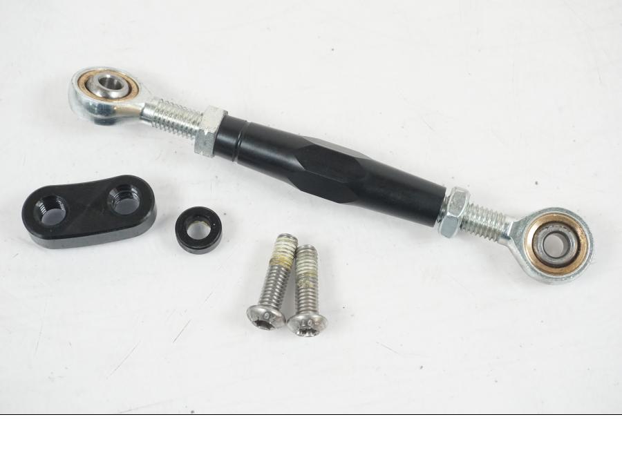 Framsidan på Växellänkage från en KTM 1290 Super Duke R EVO -2023 motorcykel.