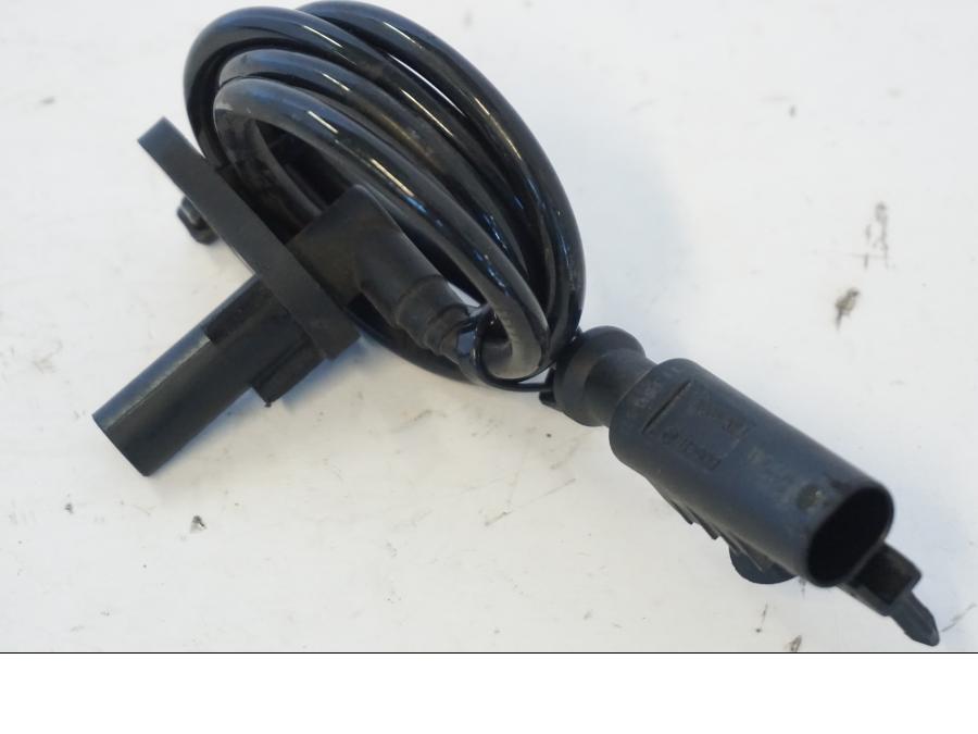 Framsidan på ABS givare från en Kawasaki ER-6N -2012 motorcykel.