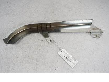 Baksidan på Kedjeskydd från en Suzuki VZ 800 -2000 motorcykel.